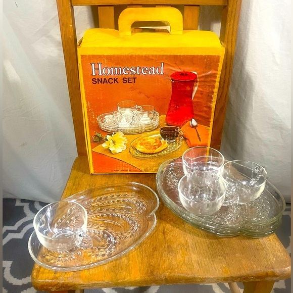 Vintage Homestead Federal Glass Company: 8 Piece Snack Set New - Picture 1 of 5